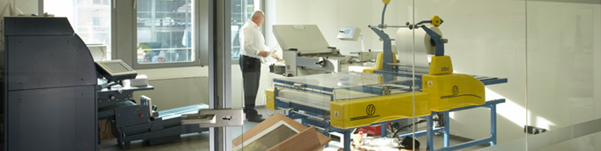 Foliencellophanierung und Falzmaschine