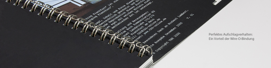 Wire-O-gebundene Brosch&uuml;ren schlagen komplett plan auf
