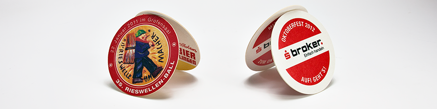 Runde Bierdeckel, aufgestellt