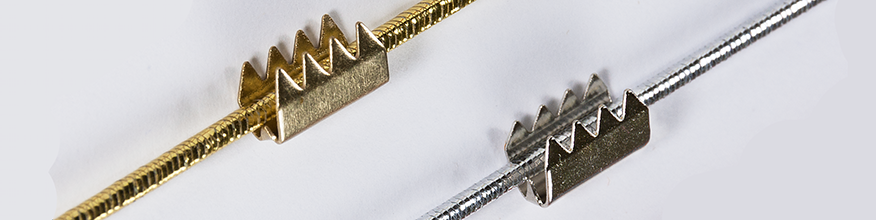 Verschlussklemmen messingfarben und silbern f&uuml;r Brosch&uuml;ren mit Gummibandbindung